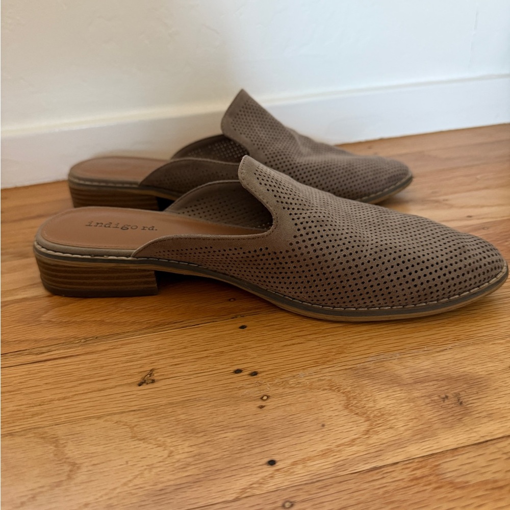 Indigo Rd. Slides - Size 9 - Picture 3 of 4